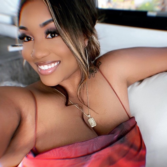 Meet your Posher, Meagan - Picture 1 of 3